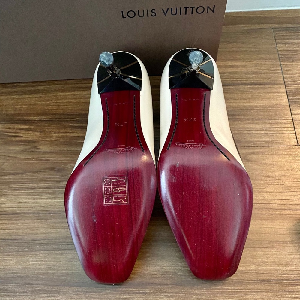 Louis Vuitton Art Deco Heels - Picture 7 of 10